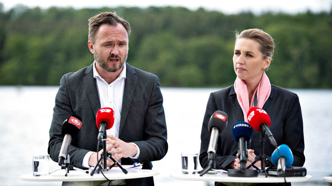 Klimaminister Dan Jørgensen (S) og statsminister Mette Frederiksen (S) i valgkampen i 2019, hvor Socialdemokratiet ville arbejde for 60 procent reduktion af drivhusgasserne i 2030. Klimarådet mener nu, at S-regeringen skal sætte tempoet op for at nå klimalovens mål om 70 procent reduktion.