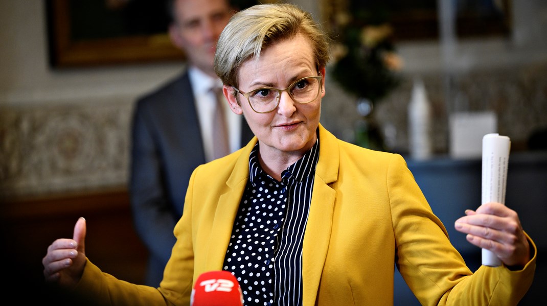 Børne- og undervisningsminister Pernille Rosenkrantz-Theil skal i et samråd svare på, hvad hun vil gøre for at sikre de kommende 0. klasser en god skolestart.