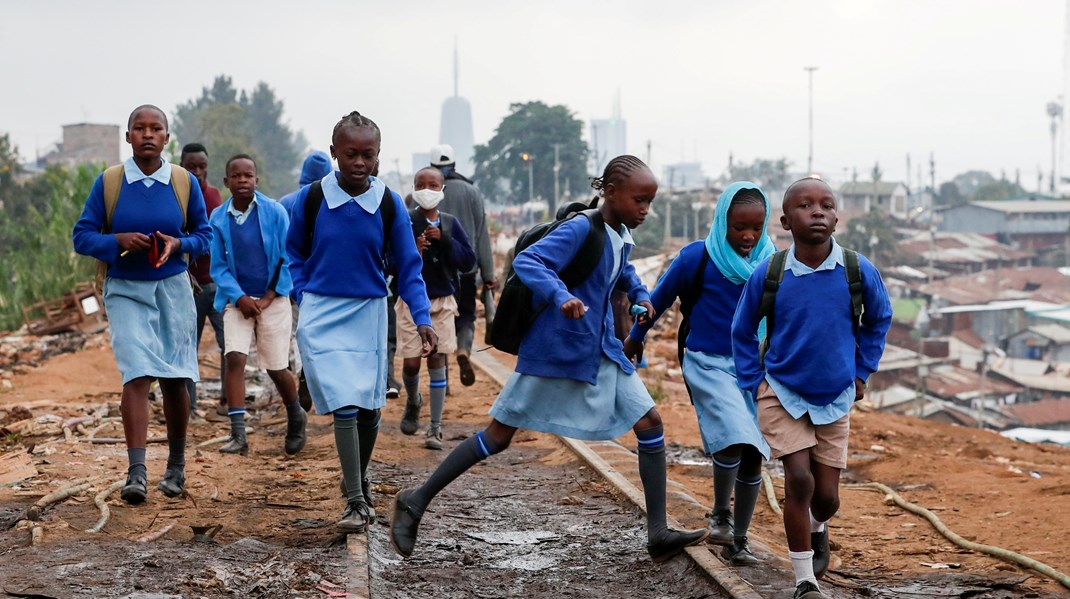 Profitskoler som Bridge International Academies udnytter fattige forældre med drømme om uddannelse til deres børn. Danmark må gå forrest og insistere på, at den internationale støtte skal standses, skriver Kira Boe.