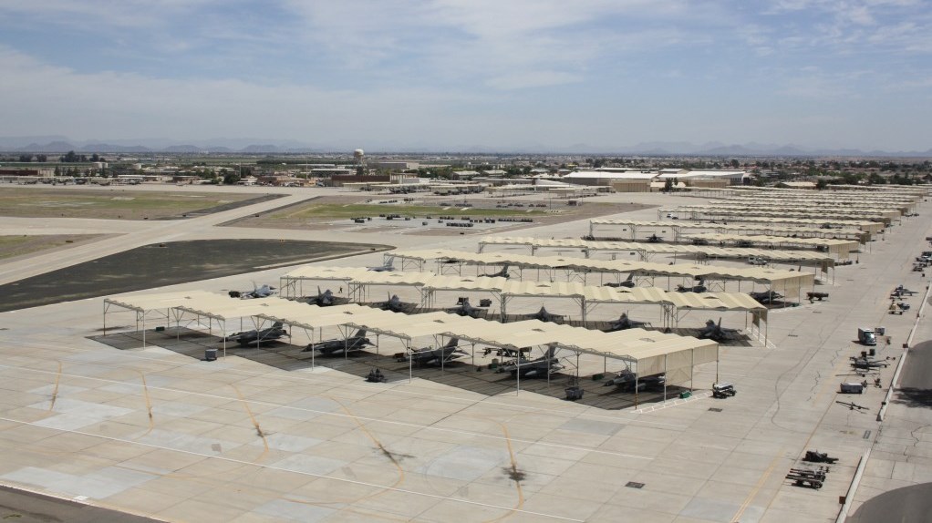 De danske fly skal i første omgang stationeres på Luke Air Force Base i Arizona sammen med F-35 fly fra andre lande.