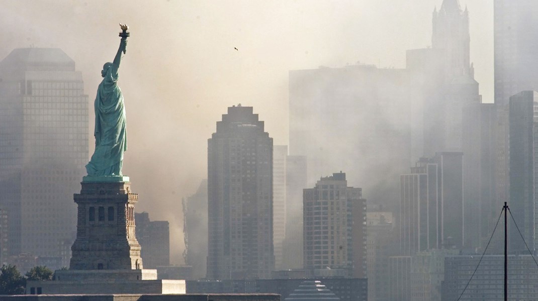 Forfatterne til The Wake Up Call, John Micklethwait og Adrian Wooldrige, vil have en ny amerikansk velfærdsstat efter covid-19-krisen. 