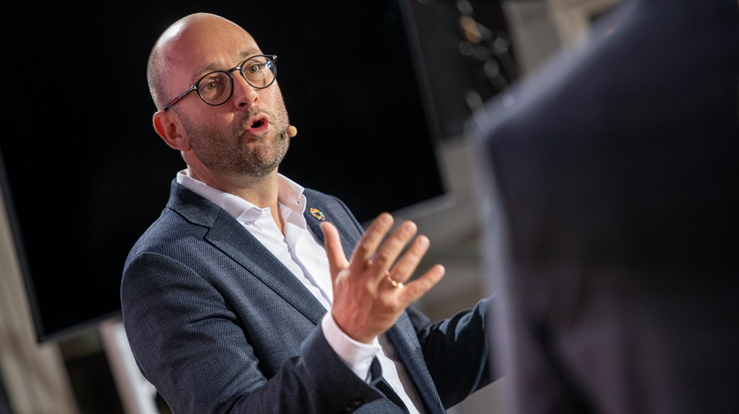 Fødevareminister Rasmus Prehn (S) har fremlagt en aftale, der medfører, at der bruges ti millioner kroner årligt over de næste fire år til et nyt innovationscenter for økologi.