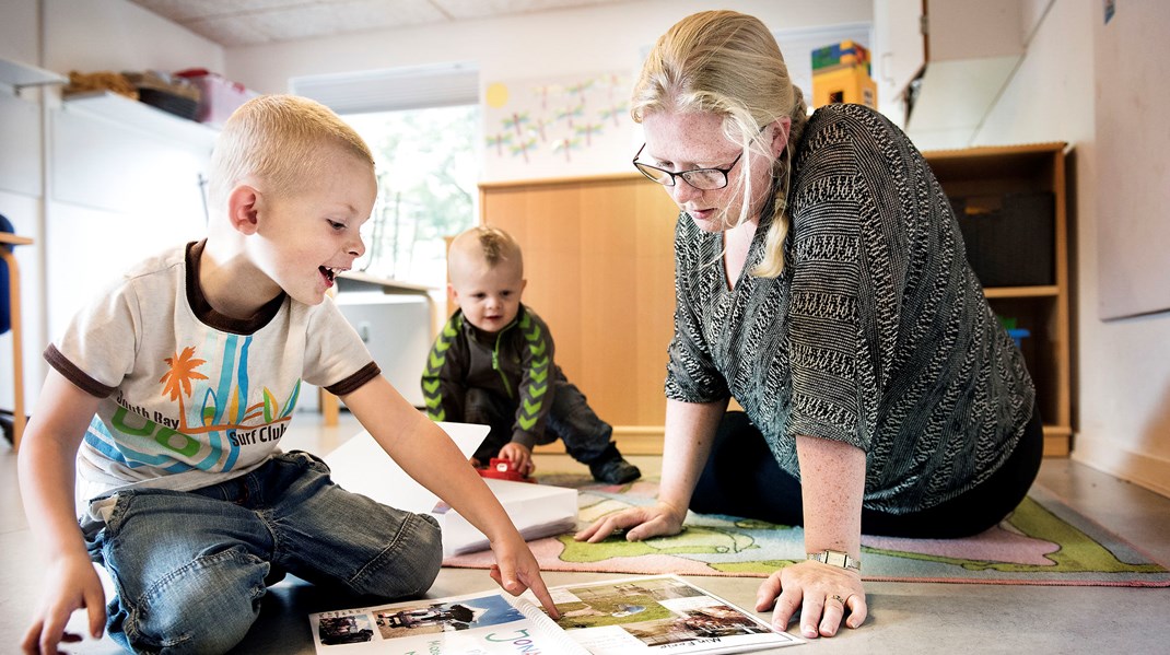 Læsning hjælper barnet med at forstå sig selv og gøre verden begribelig, skriver Jakob Matthiesen, Marianne Eskebæk Larsen, Annegrete Juul og Morten Visby.(Foto: Liselotte Sabroe/Ritzau Scanpix)