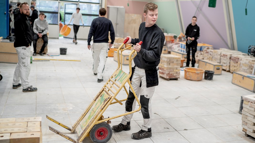 Eleverne falder i stigende grad fra på erhvervsuddannelserne.