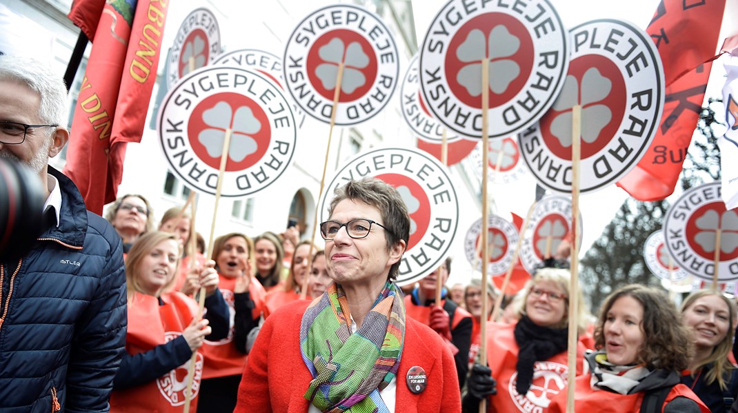 Formand for Dansk Sygeplejeråd (DSR) Grethe Christensen forhandler med regionerne om en ny aftale for sygeplejerskerne. DSR kræver blandt andet mere i løn.