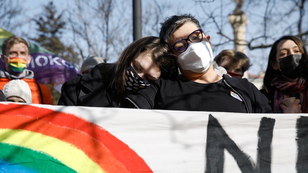 LGBT-komite: Danmark tvinger regnbuefamilier ud af landet