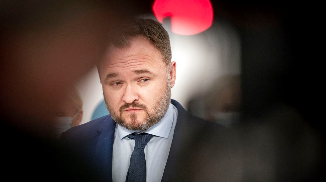 Klima-, energi- og forsyningsminister Dan Jørgensen (S) skal diskutere sin energipolitiske redegørelse med Folketinget.