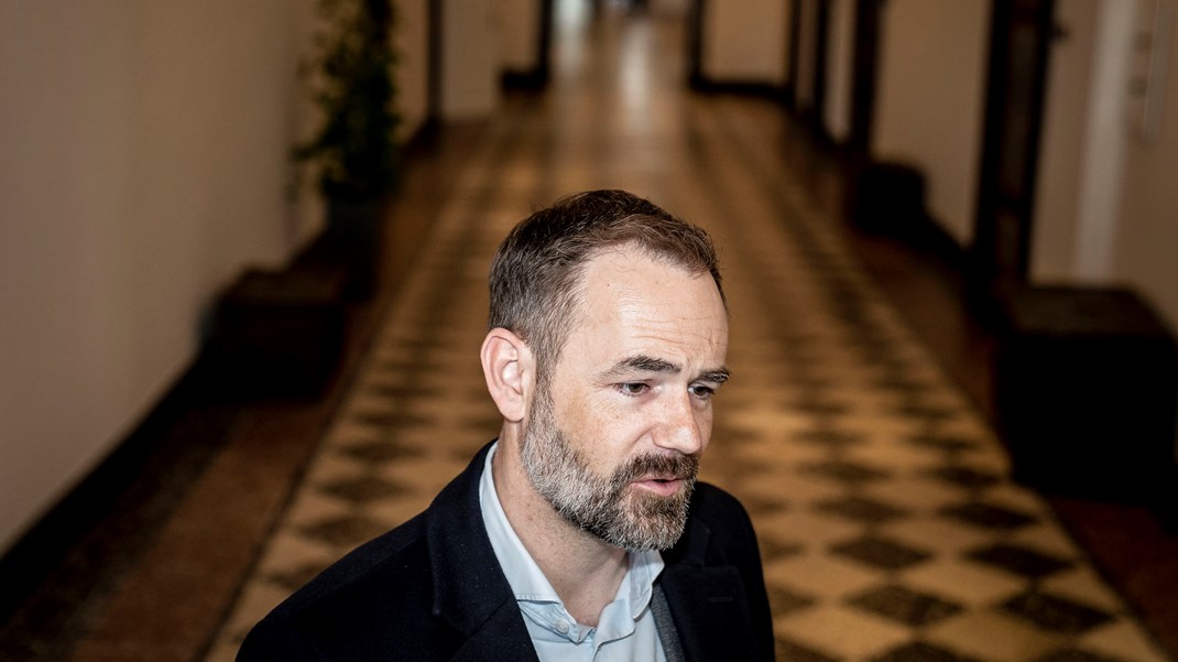 KL's formand Jacob Bundsgaard (S) er på en svær opgave, når han fredag tropper op i Finansministeriet for at forsøge at nå i mål med årets økonomiforhandlinger.