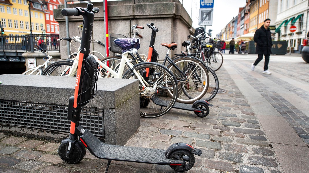 Flere partnerskaber til elcykler og -løbehjul er nødvendige for at styrke mikromobiliteten i byerne, skriver IT-Branchen og Dansk Erhverv.