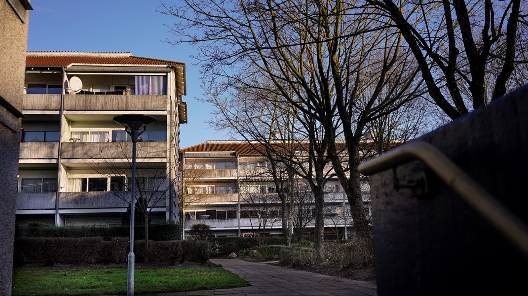 Byer med flere almene boligområder har brug for fælles løsninger, der er langt mere bæredygtige for hele byen/kommunen og måske endda billigere på den lange bane, skriver Niels Henriksen, Christian
Tangkjær og Claus Bjørn Billehøj.