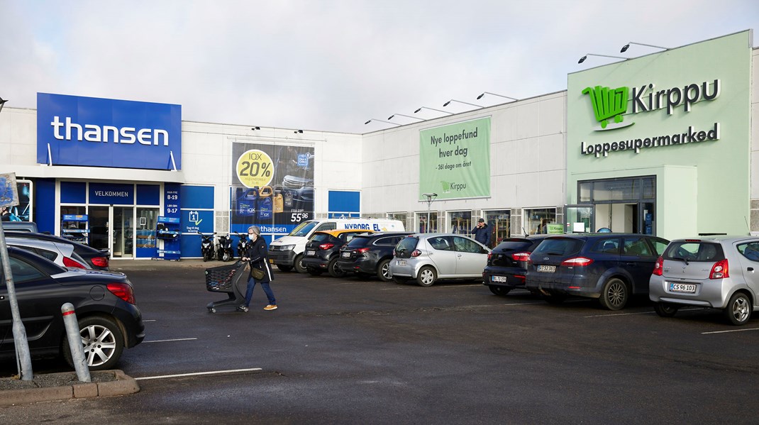 Vi håber, at Folketinget i lighed med regeringen er blevet klogere og vil sætte et midlertidigt stop for den meningsløse udbygning af store udvalgsvarebutikker uden for bymidterne, skriver John Wagner.