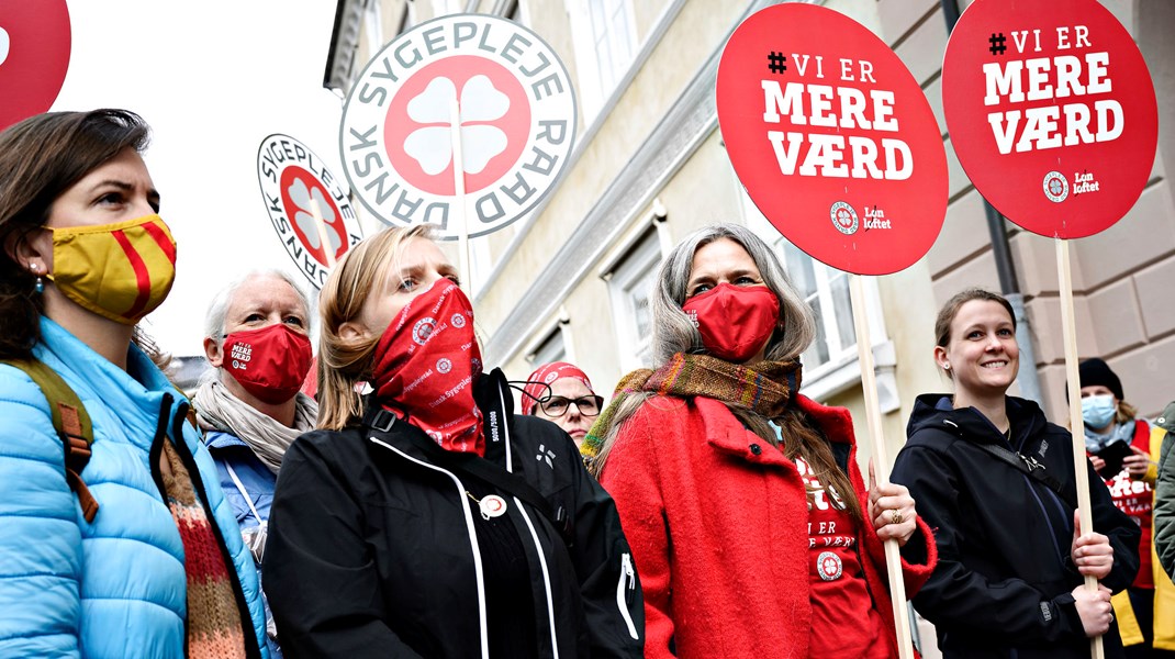 Sygeplejersker strejker for bedre løn. Se hvad de tjener i forhold til andre offentligt ansatte