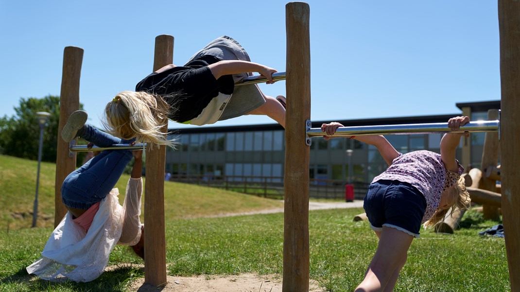 SF har bedt Børne- og Undervisningsministeriet regne på et lavere klasseloft og en kortere skoledag.