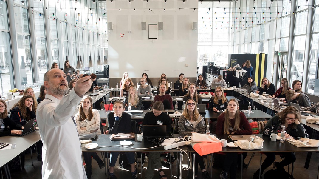 Professor og ph.d-studerende vil have teknologiforståelse på skemaet: Forhåbentlig tager politikerne opråb alvorligt denne gang