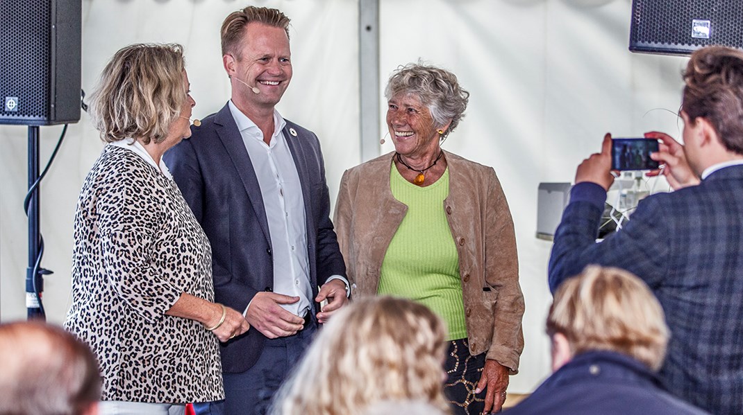 Europabevægelsens formand, Stine Bosse (t.v.), havde besøg af udenrigsminister Jeppe Kofod (S), europaparlamentariker Margrete Auken (SF) og mange andre under lørdagens EU-debatter i Mariager.