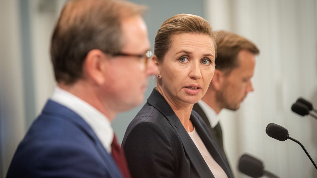 Statsminister Mette Frederiksen, finansminister Nicolai Wammen og beskæftigelsesminister Peter Hummelgaard under præsentationen af regeringens reformpakke 