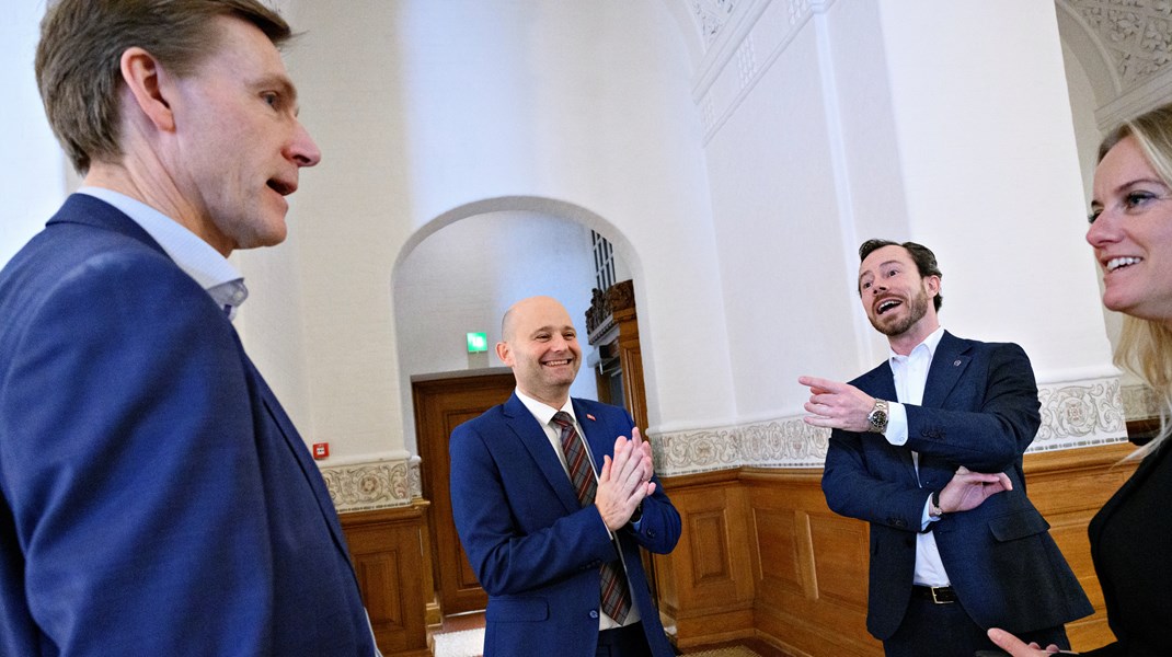 Arkivfoto: Blå partiformænd efter doorstep om genåbning af samfundet i februar 2021. I dag står fem blå partier sammen om et landbrugsudspil.