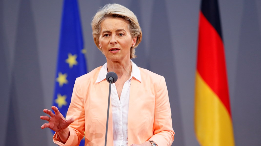 Det er ”den svære toer” der venter Kommissionens formand, Ursula von der Leyen, når hun i dag skal holde sin anden tale om Unionens tilstand til Europa-Parlamentet, skriver Stina Soewarta. 