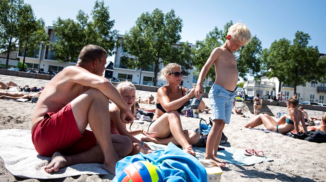 Hos OECD er Danmark et af de få
medlemslande, som slet ikke kategoriseres som et land, hvor der arbejdes
gennemgående med trivsel, skriver Michael Birkjær. 