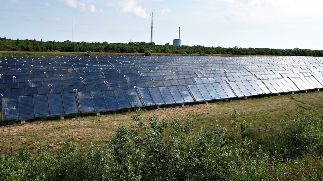 Der er behov for, at planloven kan bruges til at lave samlet planlægning af solcelleparker, landvindmølleanlæg og andre vedvarende energianlæg, skriver Elly Kjems Hove og
Karin Klitgaard.