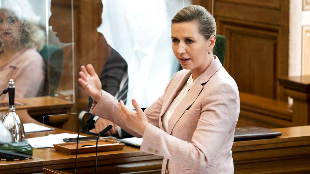 Folketinget åbner tirsdag, hvor statsminister Mette Frederiksen (S) holder åbningstale. Her taler hun til afslutningsdebatten før sommer. 