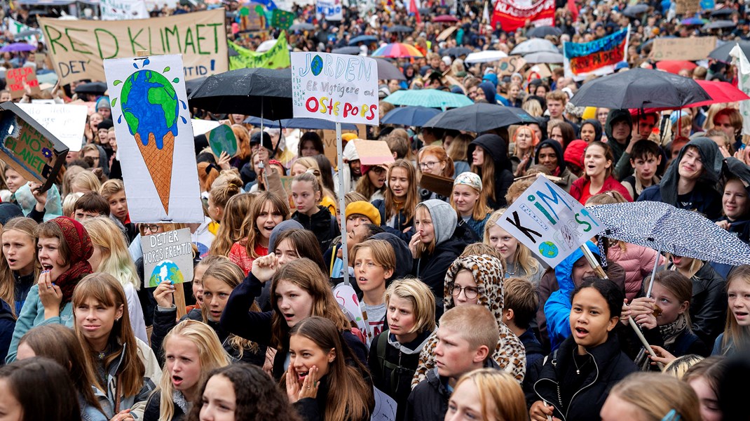 Eleverne kræver handling, og de kræver den nu. Derfor er det på tide, at de voksne i Danmark prioriterer fremtidens bæredygtigt indfødte generationer, skriver de fem aktører.