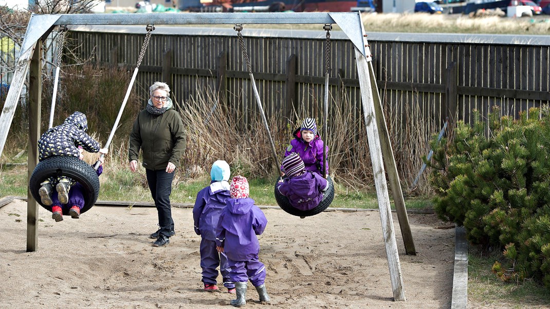 Flere kommuner hæver lønnen i kampen om pædagogerne