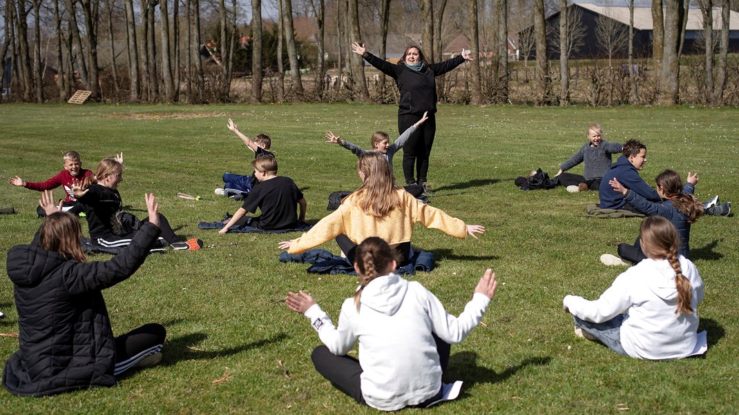 Det er i den åbne skole, at alle elever kan få øget kendskab til arbejdsmarkedet og de mange uddannelsesmuligheder, som venter eleverne på den anden side af skoledøren, skriver Peter Mark Lundberg, Claus Rosenkrands Olsen og Charlotte Bach Thomassen.