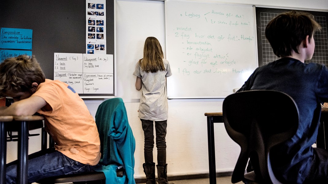 Det er
lovpligtigt for landets skoler at lave en mobbepolitik. Vi mener, man på lignende
vis bør forpligte skolerne til at forholde sig aktivt til skolefravær ved at
lave en skolevægringspolitik, skriver Gunnar Dehn og Lene Holst Holmgård.