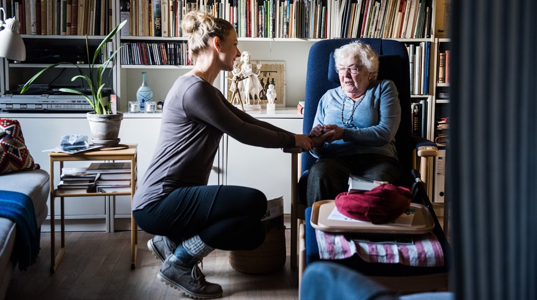 De almene gymnasier vil være med til at skaffe flere som SOSU-medhjælperen her. 