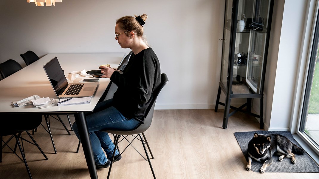 Det er væsentligt, at de hybride hjemmearbejdspladser indgår som et naturligt element, når virksomheder diskuterer arbejdsmiljøet, skriver Martin Kildgaard.