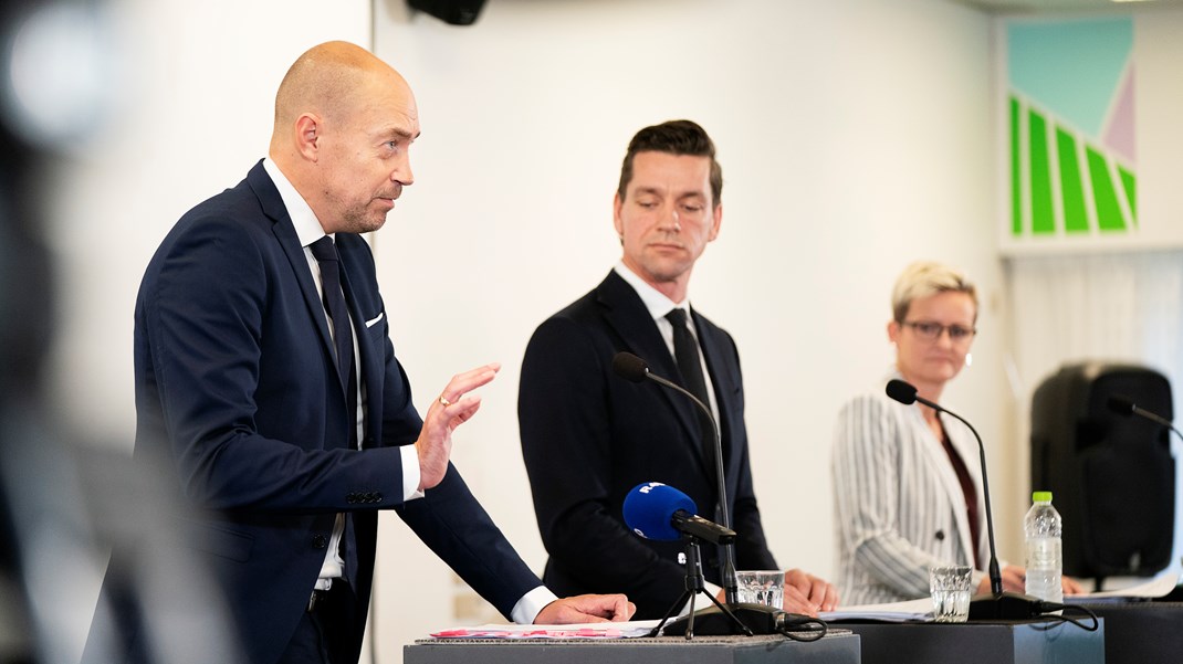 Sundhedsminister Magnus Heunicke (S) præsenterede nærhospitalerne som flere trædesten til sundhedspersonalet, så de nemmere kan bygge bro mellem sektorerne. Men især sektorovergangene giver udfordringer, skriver Jesper Danneris Luthman.