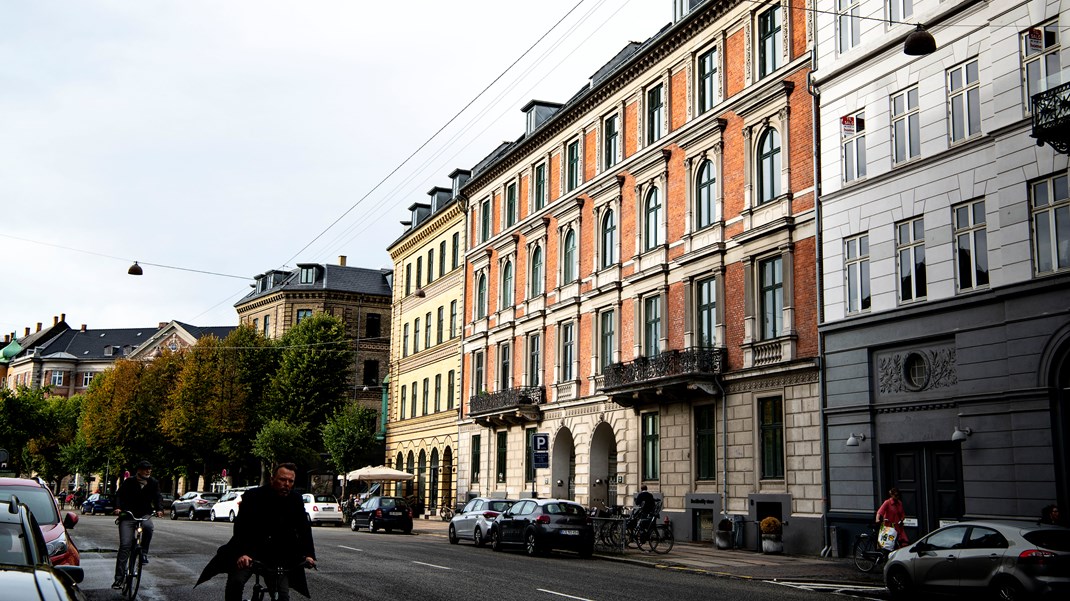 Langt det meste nybyggeri i de seneste årtier har været dyre private udlejningsboliger, og det skal der gøres op med i hovedstaden via en kommunal boligfond, skriver Pelle Dragsted og Line Barfod.