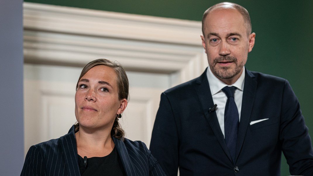 Både sundhedsministeren og socialministeren har lovet bedre indsatser til mennesker ramt af dobbeltdiagnoser. Disse skridt er gode, men ikke tilstrækkelige, skriver seks medlemmer i UngeAlliancen.