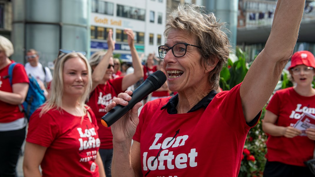 Sygeplejersker har løbende nedlagt arbejdet siden regeringens indgreb i konflikten i slutningen af august. 