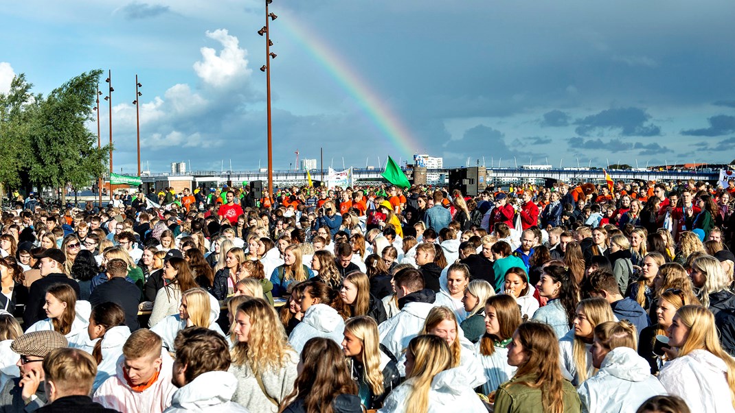 Vi efterlyser, at den samlede uddannelsessektor uddanner børn og unge, der må forvente, at deres liv bliver kraftigt påvirket af bæredygtighedskrisen, mener Broen til Fremtiden.