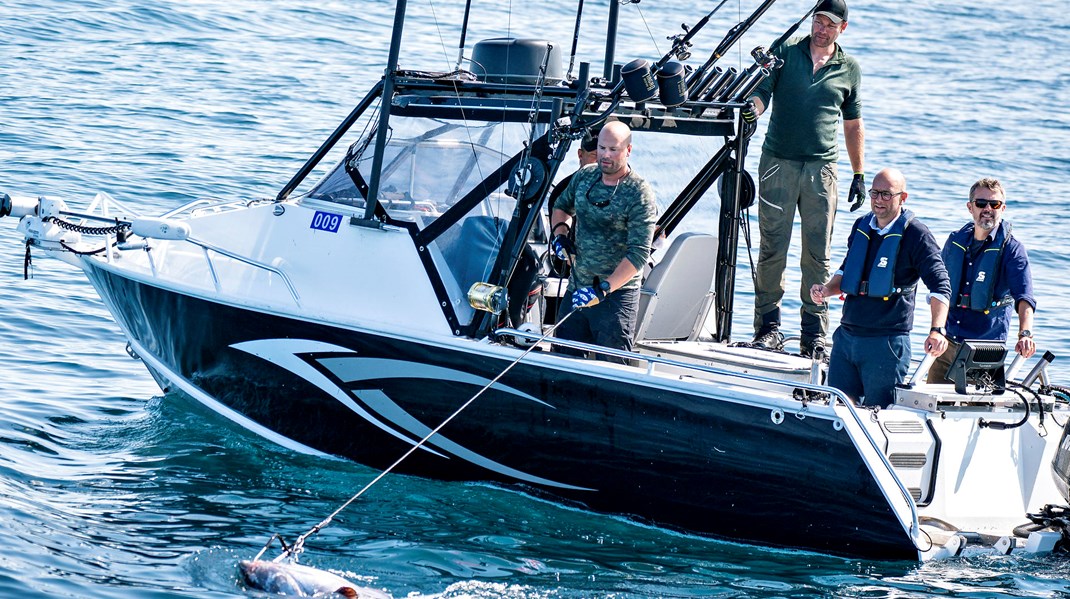 Utilfredsheden er begyndt at brede sig i fiskeriet - og Rasmus Prehn risikerer at blive boksebold