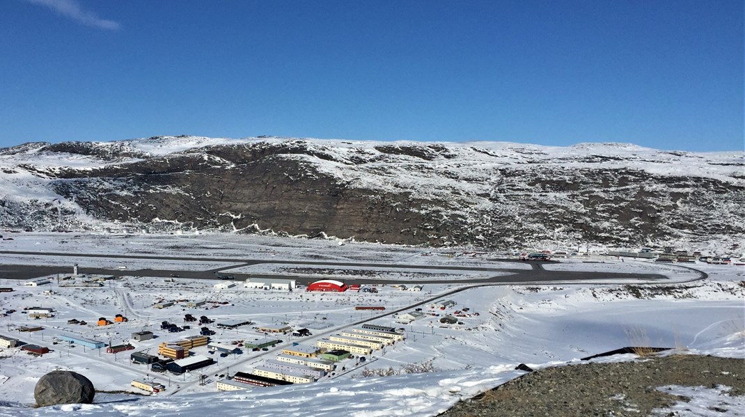 Valg har sat arbejdet med at sikre Forsvaret en arktisk luftbase på pause i mere end otte måneder