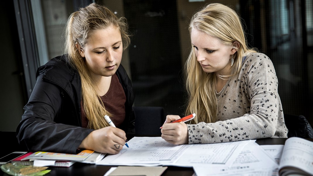 Frida Rohde og Simone Ullested Thomsen læser kinastudier på Københavns Universitet Amager (KUA).