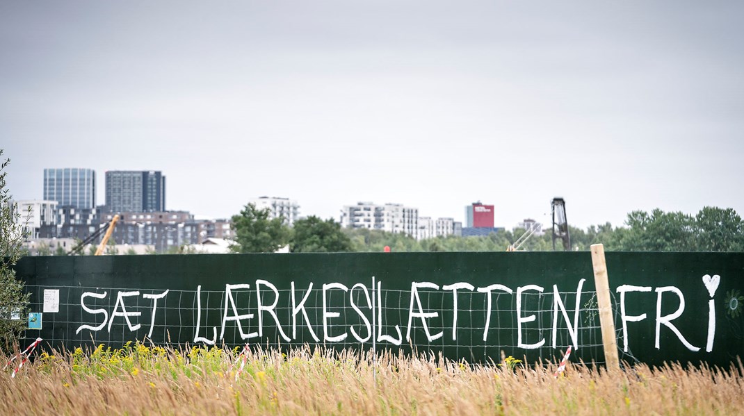 Demonstranter har siden foråret protesteret mod byggeriet på Amager Fælled. Nu har de lidt juridisk nederlag. 