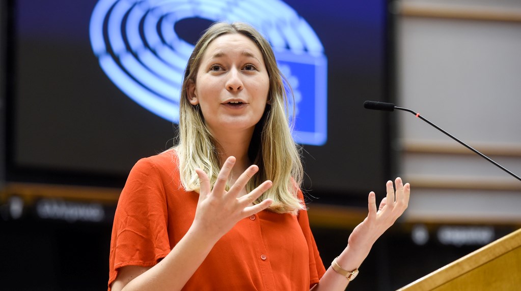 Kira Marie Peter-Hansen blev i 2019 valgt til Europa-Parlamentet som den yngste nogensinde. 