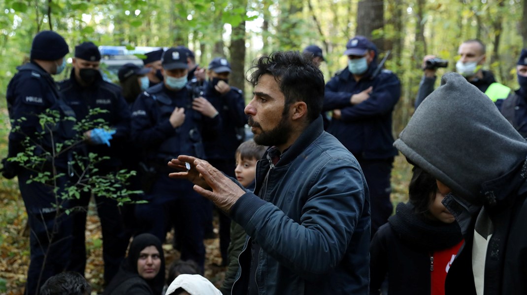 En gruppe migranter, der formåede at krydse grænsen mellem Belarus og Polen før de blev stoppet.