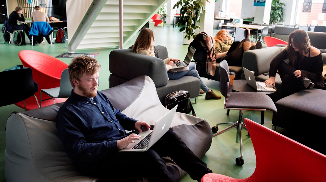 Emil Kromann læser til Lærer på Københavns Professionshøjskole.