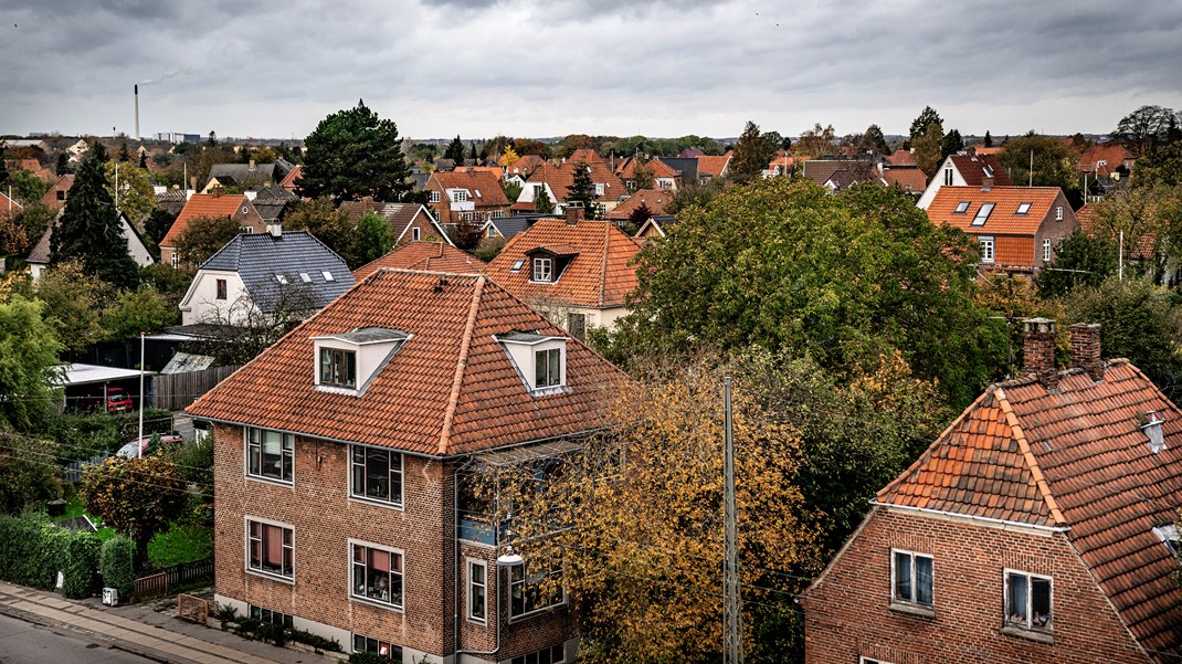 Bygninger står for 40 procent af vores energiforbrug. 20 procent af vores CO2-udledning stammer fra den energi, der anvendes til drift af bygninger, skriver Michael H. Nielsen.