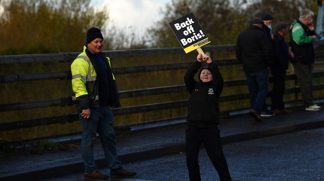 Demonstranter i Nordirland frygter en hård grænse over den delte ø, hvis den britiske premierminister, Boris Johnson, holder på sine krav om en udvanding af skilsmisseaftalen mellem EU og Storbritannien.