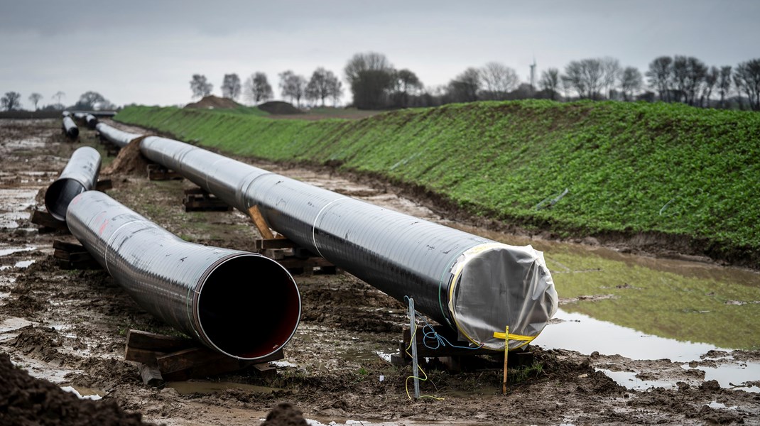 Naturgas vil ligesom atomkraft blive stemplet som grøn energi under visse betingelser. Her ses nedgravningen af gasledningen Baltic Pipe et sted mellem Faxe og Næstved. 