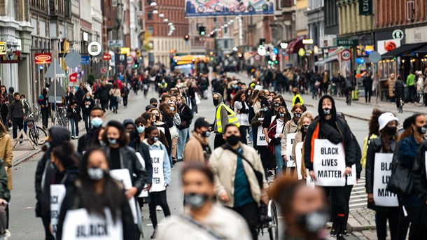 Black Lives Matter-bevægelsen har været med til at skabe momentum for, at civilsamfundet har kunnet øve indflydelse i forhold til at bekæmpe racisme. Her ses bevægelsen under en demonstration i København i oktober 2020. 