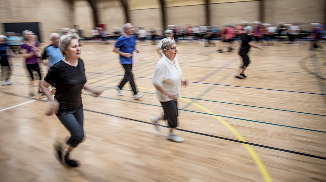 De 65 år er ikke længere en naturlig markør for, hvornår vi indgår i alderdommen – og slet ikke for hvornår vi (måske) har behov for pleje og omsorg, skriver Tine Rostgaard.