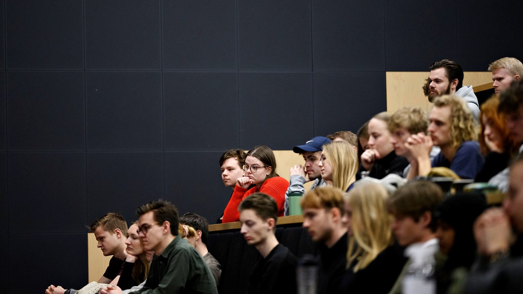 Ender udflytningsplanerne og loftet over studiepladser i de større byer med, at vi får færre studerende og i sidste ende færre uddannede på Stem-området og det samfundsfaglige område, risikerer vi en nation på krykker, mener DI og IDA.