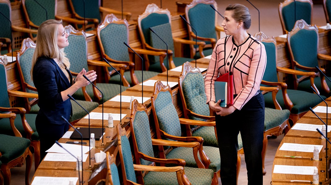 Mette Frederiksen fremstod i øjeblikke under Folketingets spørgetid mere livstræt og underskudsagtig end selv Lars Løkke Rasmussen på hans dårligste dage som statsminister, skriver Jarl Cordua.